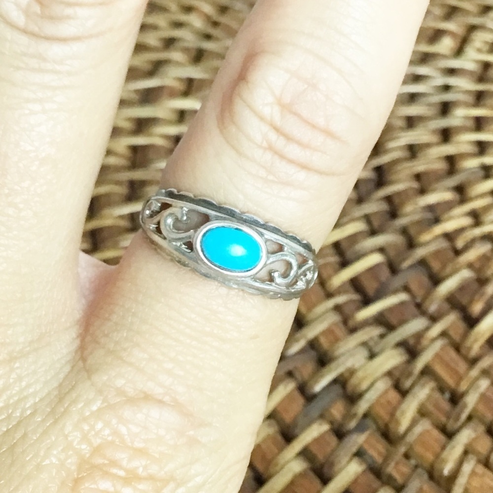 Sterling Silver With Turquoise Ring Size 7 Dainty